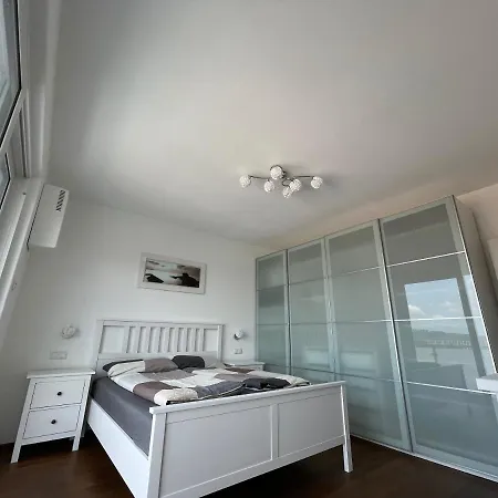 Seeblick Apartment